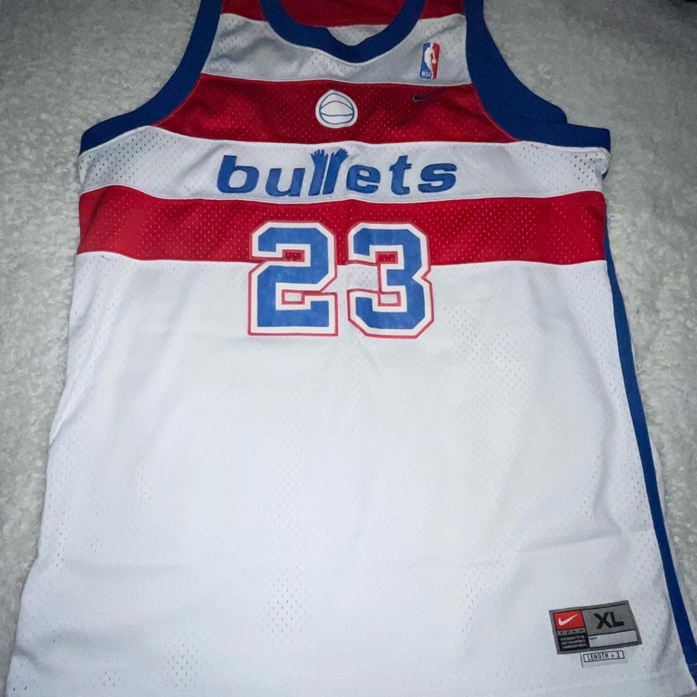 Vintage Micheal Jordan size XL mint condition Bullets jersey